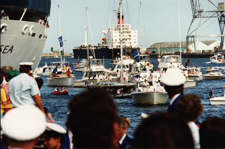 Jon Sanders arriving in Fremantle Harbour